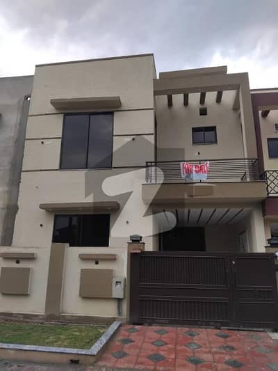 Bahria town phase 8 m block 5 marla designer house on investor rate
