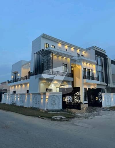 سٹی ہاؤسنگ سوسائٹی گوجرانوالہ میں 5 کمروں کا 11 مرلہ مکان 4.85 کروڑ میں برائے فروخت۔