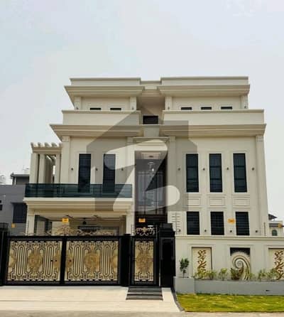 سٹی ہاؤسنگ سوسائٹی گوجرانوالہ میں 5 کمروں کا 10 مرلہ مکان 4.2 کروڑ میں برائے فروخت۔