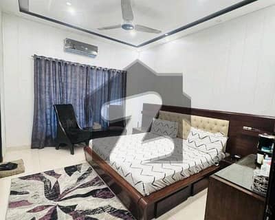 10 Marla Owner Build Solid House For Sale In DHA Phase 8 Pic Are 100% Original