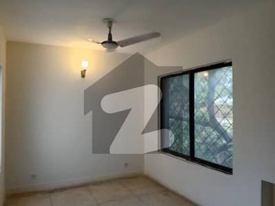 10 MARLA Luxury House Available For Rent In Shami Road Cantt Lahore