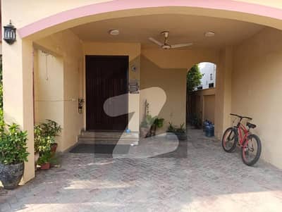 14 Marla House Facing Park Available For Rent In Lake City