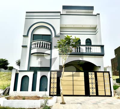 ایم پی سی ایچ ایس ۔ ملٹی گارڈنز بی ۔ 17,اسلام آباد میں 4 کمروں کا 5 مرلہ مکان 2.4 کروڑ میں برائے فروخت۔