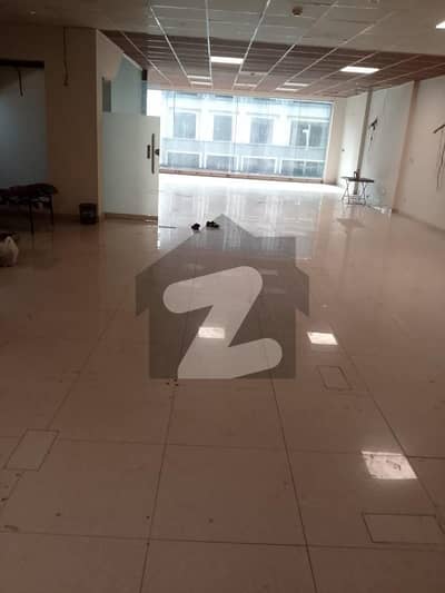 ڈی ایچ اے فیز 8 ڈیفنس (ڈی ایچ اے),لاہور میں 8 مرلہ Studio دفتر 1.0 لاکھ میں کرایہ پر دستیاب ہے۔