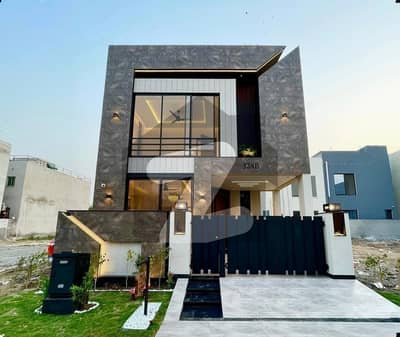 ANW REAL ESTATE PROUDLY OFFERS: 5 MARLA ELEGANT AND FULLY MAINTAINED SUPER HOT LOCATED BUNGALOW IS AVAILABLE IN THE BEST BLOCK OF DHA 9 TOWN LAHORE.