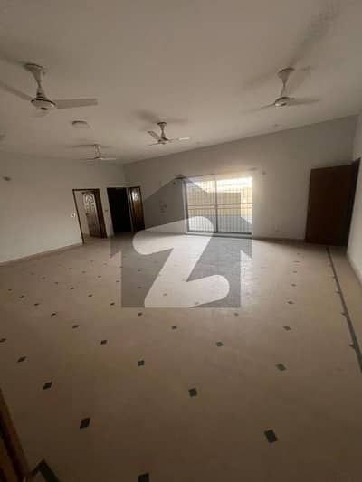 1 kanal Upper Portion For Rent With Seprate Entrance Near Ucp University & Shaukat Khanam Chowk (Original Pic's Attached)
