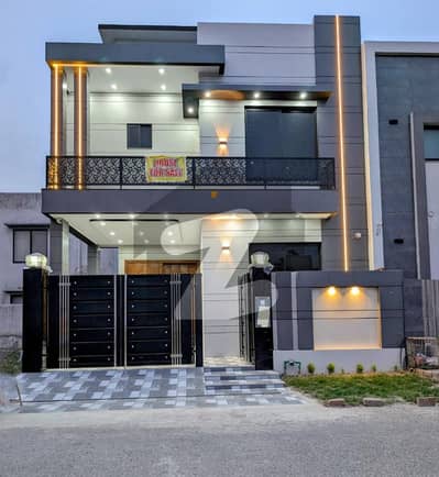 Elegant 5 Marla Luxury House With Modern Elevation For Sale In Dha Rahbar Phase 2.