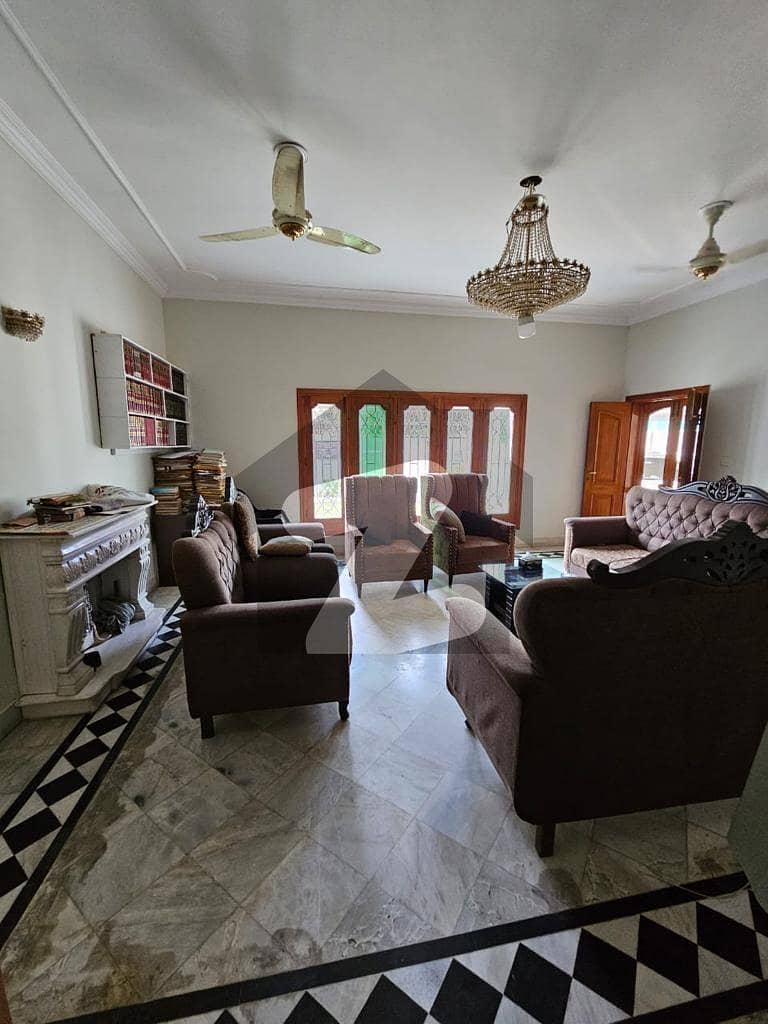 BEAUTIFUL LOCATION CORNER HOUSE FOR SALE BEAUTIFUL LOCATION CORNER HOUSE FOR SALE
