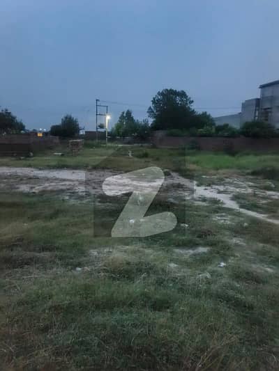 150 feet road plot commercial for sale