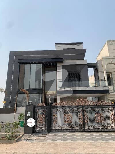 10 Marla Brand New luxury House For Rent
