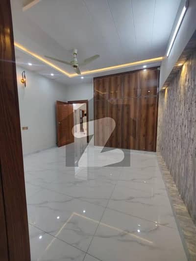 New NEAT And CLEAN New 2Bed UPPER PORTION Gas Electricity Separate For Rent