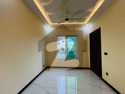 Beautiful 5 Marla Brand New House For Sale