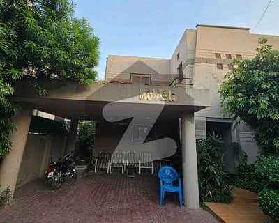 ڈی ایچ اے فیز 3 - بلاک ڈبلیو فیز 3,ڈیفنس (ڈی ایچ اے),لاہور میں 5 کمروں کا 1 کنال مکان 6.7 کروڑ میں برائے فروخت۔