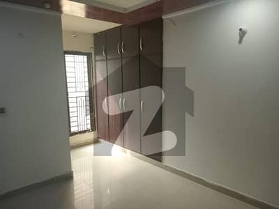 6 MARLA BEAUTIFUL UPPER PORTION FOR RENT