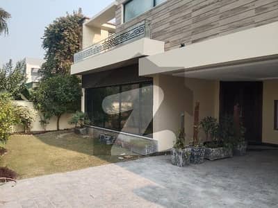 1 KANAL MODREN HOUSE & 60 FEET ROAD AVAILABLE FOR SALE AT SOLAR INSTALLED