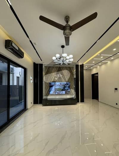 7 Marla New Condition House Available For Rent 7 Marla New Condition House Available For Rent