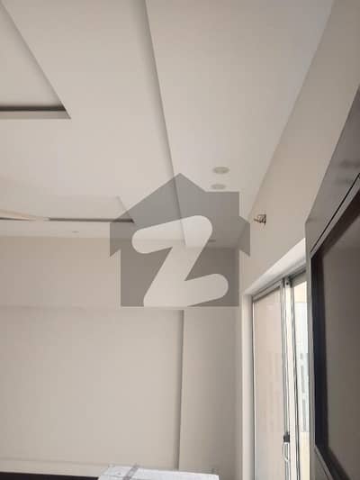 1 KANAL PRIME LOCATION HOUSE AVAILABLE FOR SALE AT SOLAR INSTALLED