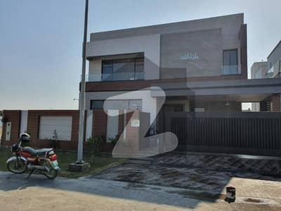ONE KANAL BEAUTIFULL HOUSE AVALIABLE FOR RENT IN DHA DEFANCE PHASE 6