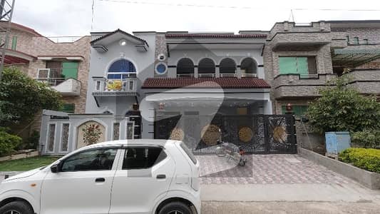 Prime Location House Of 12 Marla Available For sale In Jinnah Gardens Phase 1