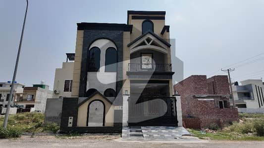 Prime Location Paragon City - Imperial 2 Block 5 Marla House Up For sale