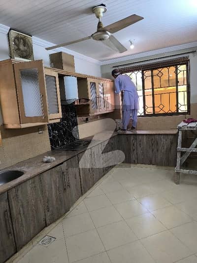 4 bedrooms & 4 bathrooms 1DD 2TV lounge 2 kitchen