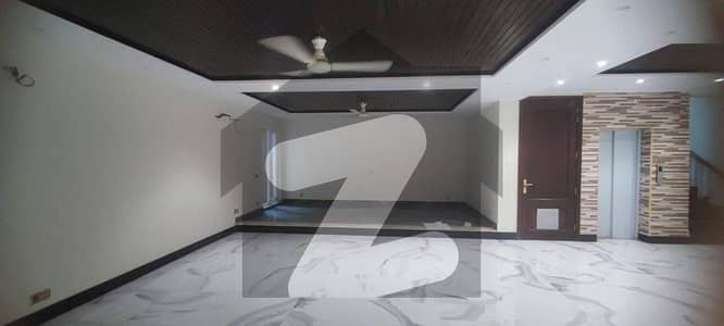 4 MARLA COMMERCIAL FLOOR AVAILABLE FOR RENT IN DHA PHASE 1
