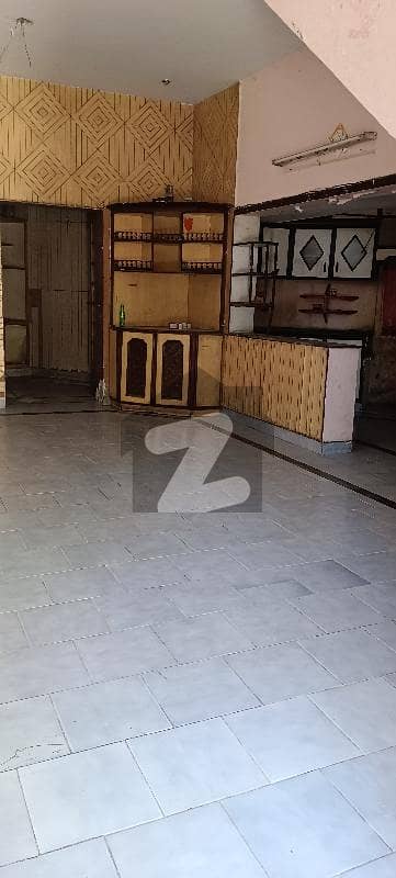 valancia town 8 Marla old house for sale