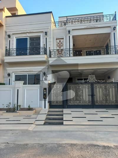 10 Marla Brand New House For Sale