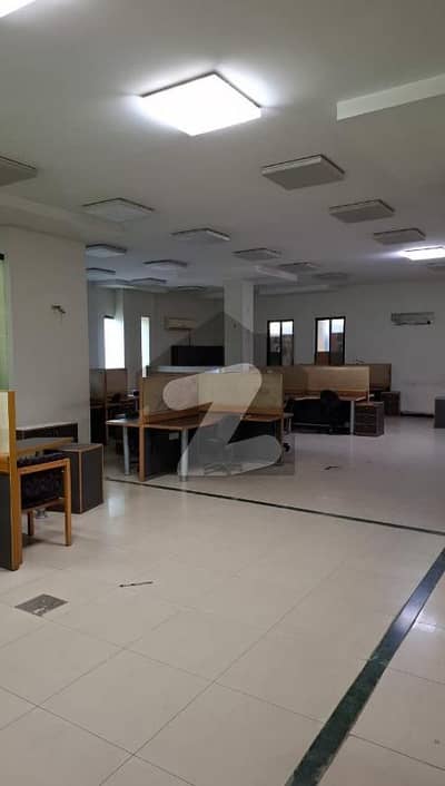 1000 yards ground plus one independent banglow available for rent