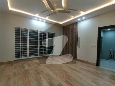 Prime Location House Of 20 Marla In EME Society For sale