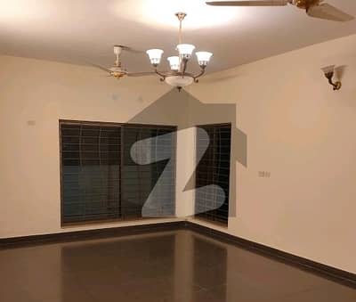 عسکری 11 عسکری,لاہور میں 4 کمروں کا 1 کنال مکان 8.38 کروڑ میں برائے فروخت۔ عسکری 11 عسکری,لاہور میں 4 کمروں کا 1 کنال مکان 8.38 کروڑ میں برائے فروخت۔