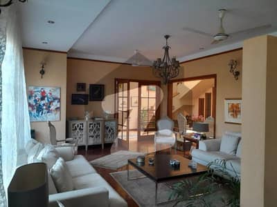 500 Yards Luxury Bungalow for Rent in DHA Phase 8 Karachi 6 Bedrooms with Garden & Prime Location