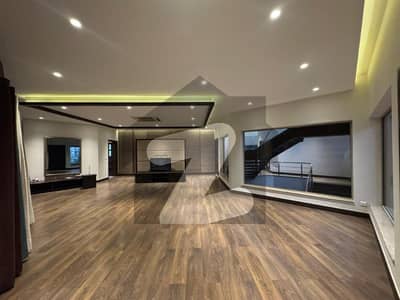 CENTRAL PARK 1 KANAL UPPR PORTION SEPERATE GATE 3 BEDS NEAR GATE FOR RENT