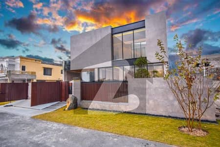 1 Kanal Fully Furnished House Available for Rent