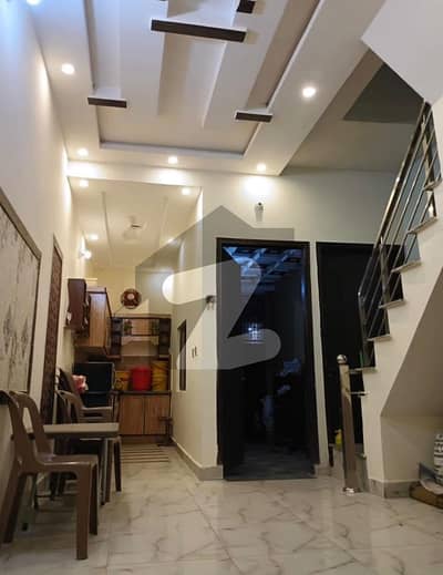 House Spread Over 3 Marla In Samanzar Colony Available