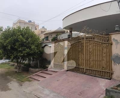 ماڈل ٹاؤن ۔ بلاک ای ماڈل ٹاؤن,لاہور میں 4 کمروں کا 1 کنال مکان 11.0 کروڑ میں برائے فروخت۔