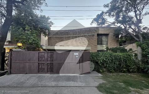 کیولری گراؤنڈ لاہور میں 3 کمروں کا 1 کنال مکان 9.25 کروڑ میں برائے فروخت۔