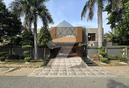 Cavalry Ground 2 Kanal 8 Bedrooms Luxury House