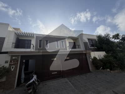 ڈی ایچ اے فیز 6 ڈی ایچ اے ڈیفینس,کراچی میں 4 کمروں کا 16 مرلہ مکان 4.1 لاکھ میں کرایہ پر دستیاب ہے۔