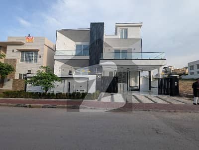 بحریہ ٹاؤن فیز 8 بحریہ ٹاؤن راولپنڈی,راولپنڈی میں 6 کمروں کا 1 کنال مکان 4.0 لاکھ میں کرایہ پر دستیاب ہے۔ بحریہ ٹاؤن فیز 8 بحریہ ٹاؤن راولپنڈی,راولپنڈی میں 6 کمروں کا 1 کنال مکان 4.0 لاکھ میں کرایہ پر دستیاب ہے۔