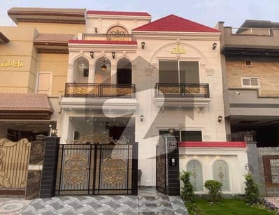 سٹی ہاؤسنگ سوسائٹی گوجرانوالہ میں 4 کمروں کا 5 مرلہ مکان 2.85 کروڑ میں برائے فروخت۔