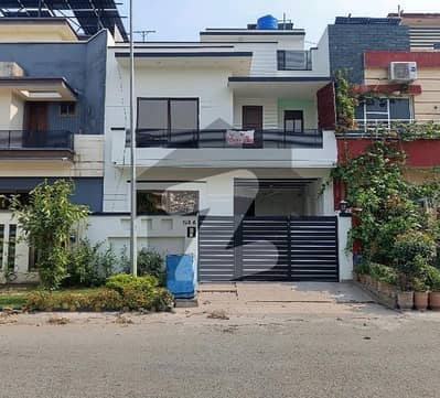 سٹی ہاؤسنگ سوسائٹی گوجرانوالہ میں 4 کمروں کا 5 مرلہ مکان 2.2 کروڑ میں برائے فروخت۔