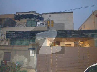 ڈی ایچ اے فیز 3 - بلاک زیڈ فیز 3,ڈیفنس (ڈی ایچ اے),لاہور میں 4 کمروں کا 10 مرلہ مکان 6.25 کروڑ میں برائے فروخت۔