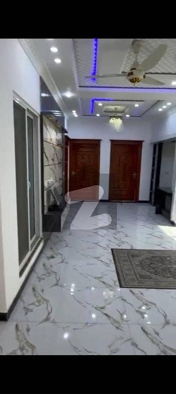 ٹاپ سٹی 1 اسلام آباد میں 5 کمروں کا 10 مرلہ مکان 4.7 کروڑ میں برائے فروخت۔