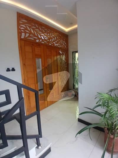 ٹاپ سٹی 1 اسلام آباد میں 6 کمروں کا 1 کنال مکان 9.4 کروڑ میں برائے فروخت۔