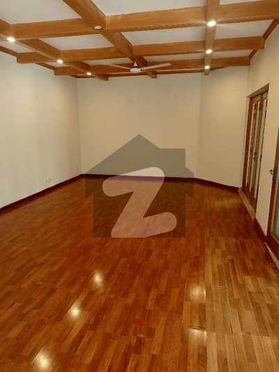 Gulberg 12 Marla decent town house is available for Sale.