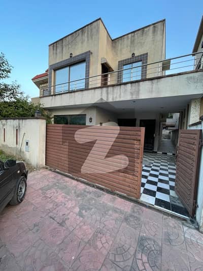 10 Marla House for sale investor price