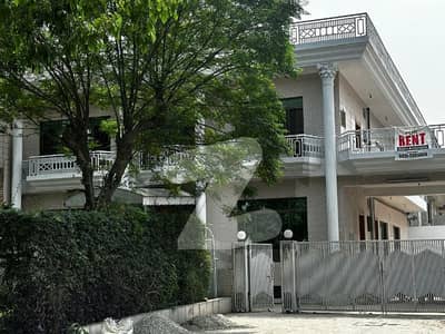 ایف ۔ 10/1 ایف ۔ 10,اسلام آباد میں 9 کمروں کا 1 کنال مکان 5.5 لاکھ میں کرایہ پر دستیاب ہے۔