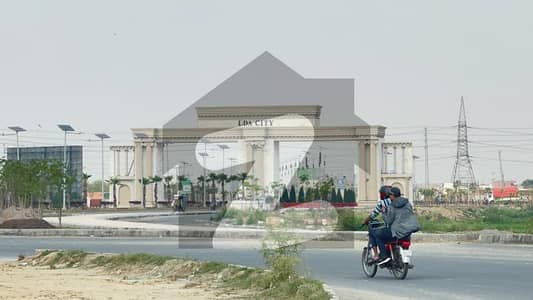On Ground 10 Marla Corner Plot with Possession' All dues Paid, BLOCK-H, LDA CITY Lahore.