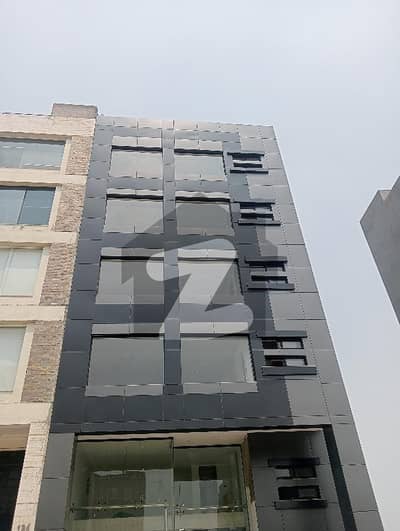 ڈی ایچ اے فیز 6 - مین بلیوارڈ ڈی ایچ اے فیز 6,ڈیفنس (ڈی ایچ اے),لاہور میں 4 مرلہ Studio دفتر 68.0 ہزار میں کرایہ پر دستیاب ہے۔